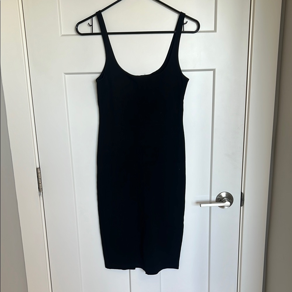 Forever 21 Black Sleeveless Sheath Dress